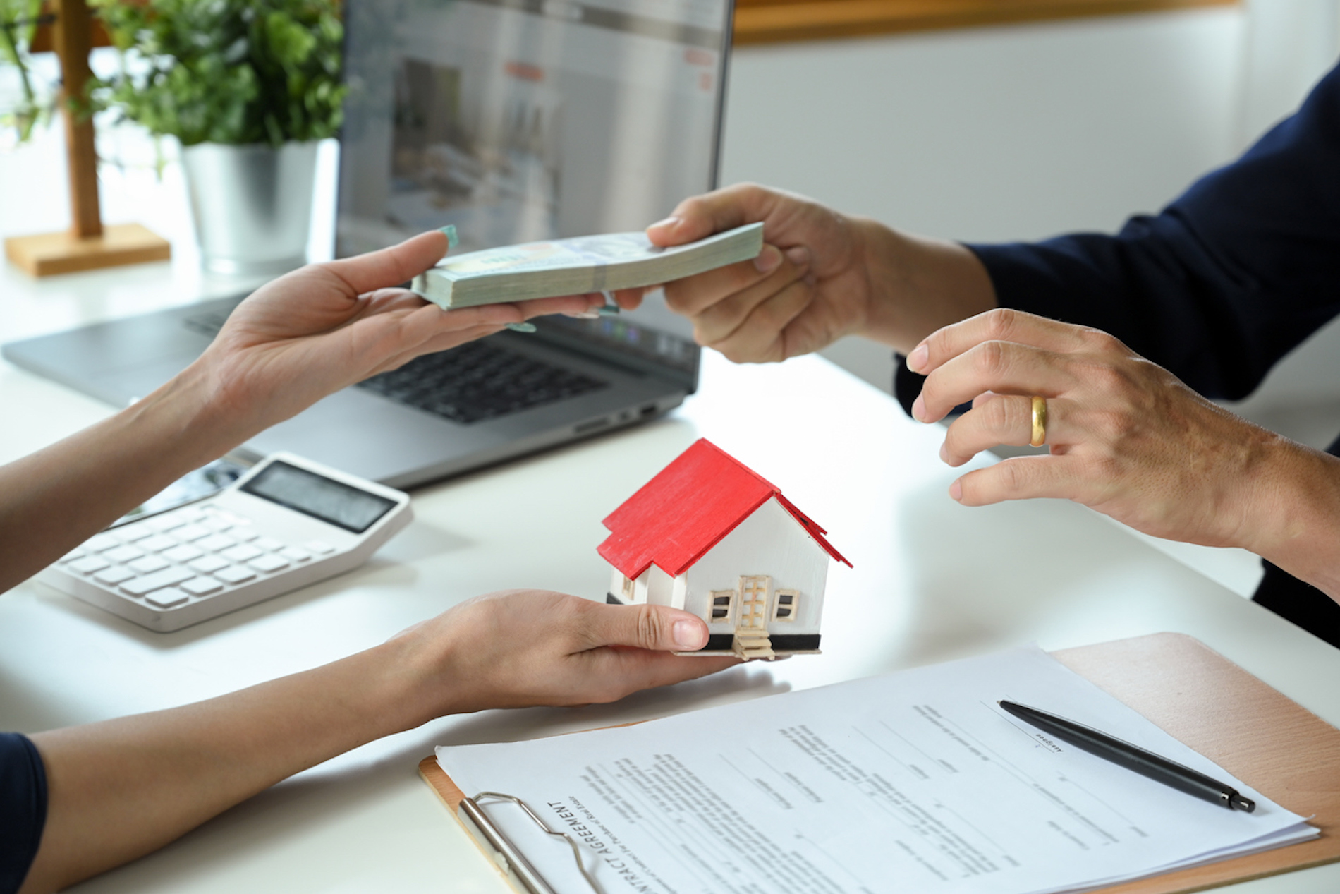 Caparra confirmatoria acquisto casa: cos’è, quando è necessaria e perché