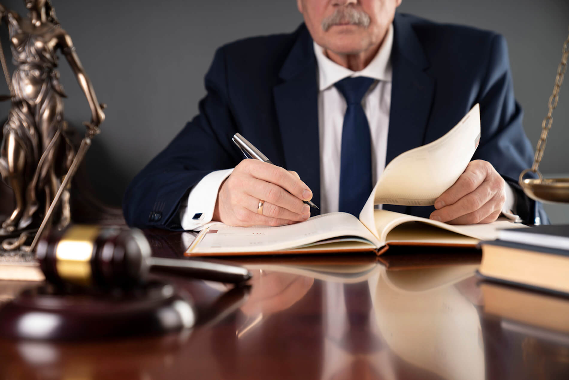 Chi vende casa paga il notaio? Tutto quello che c’è da sapere prima di vendere